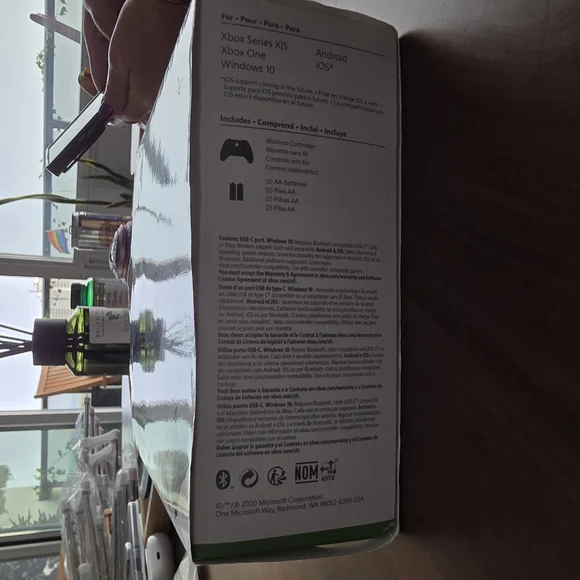 White Xbox Controller with Standard Layout - Picture 4 of 4